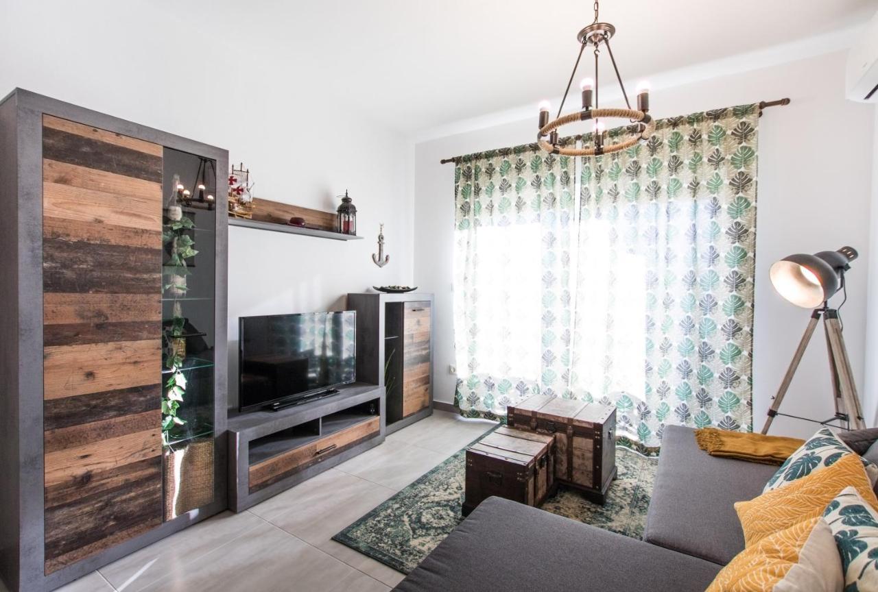 4 * Apartment Sunset Close To The Sea Kastela Exterior photo