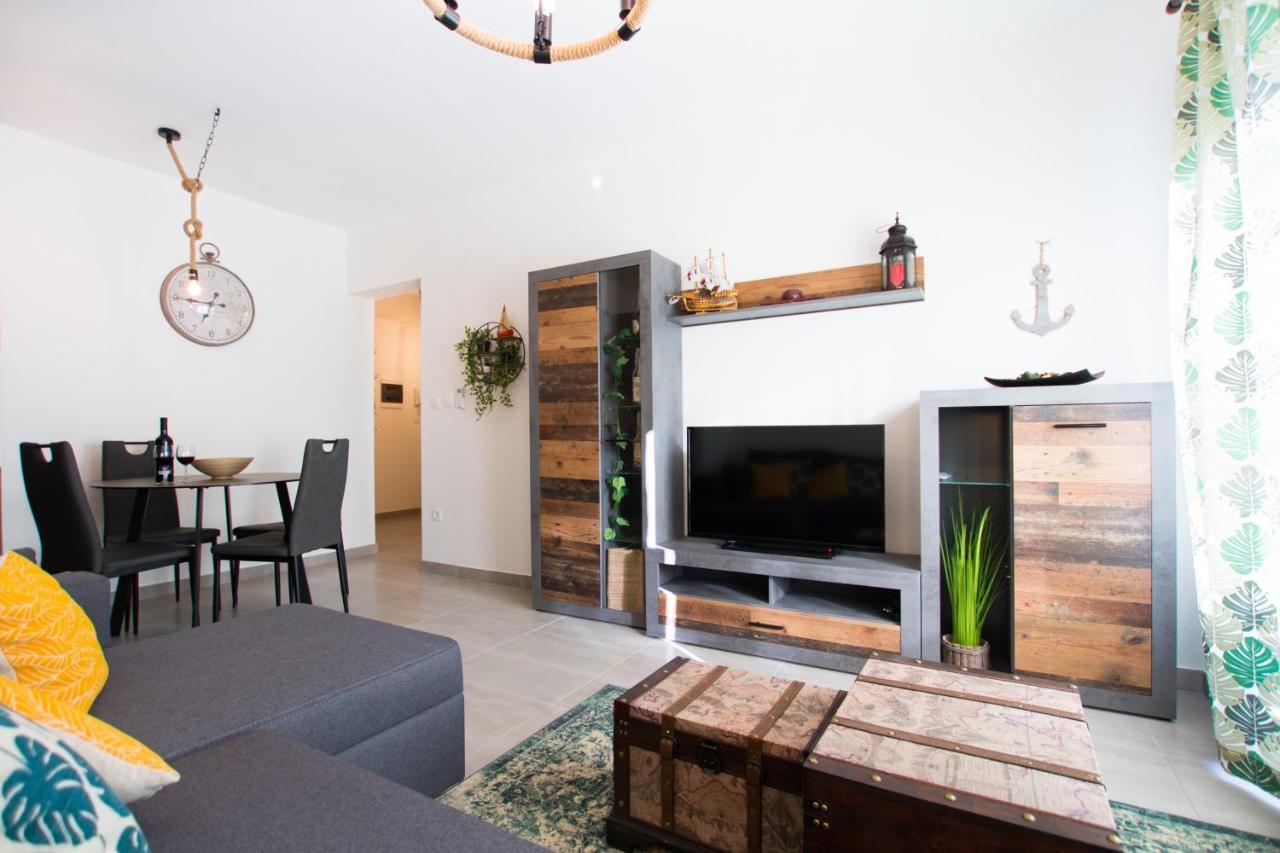 4 * Apartment Sunset Close To The Sea Kastela Exterior photo