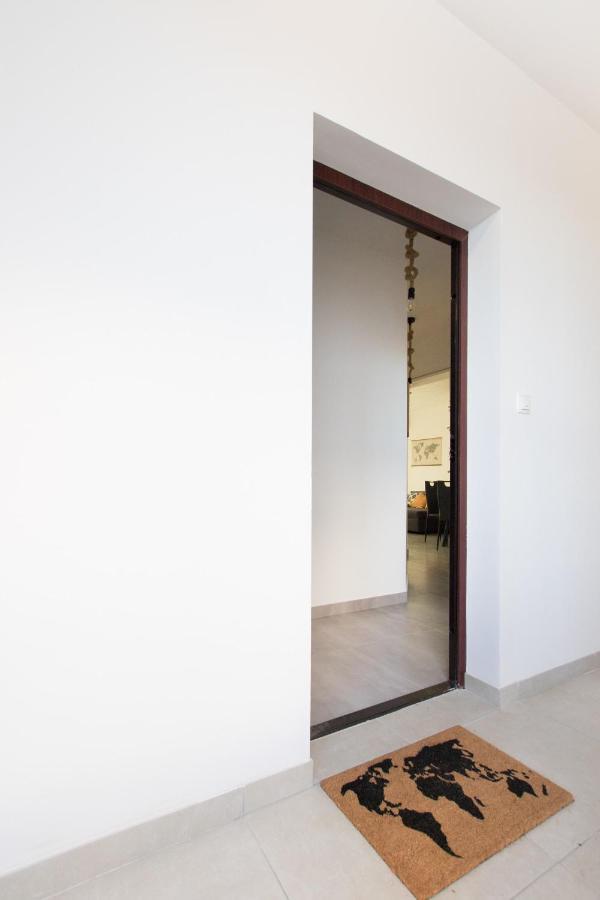 4 * Apartment Sunset Close To The Sea Kastela Exterior photo