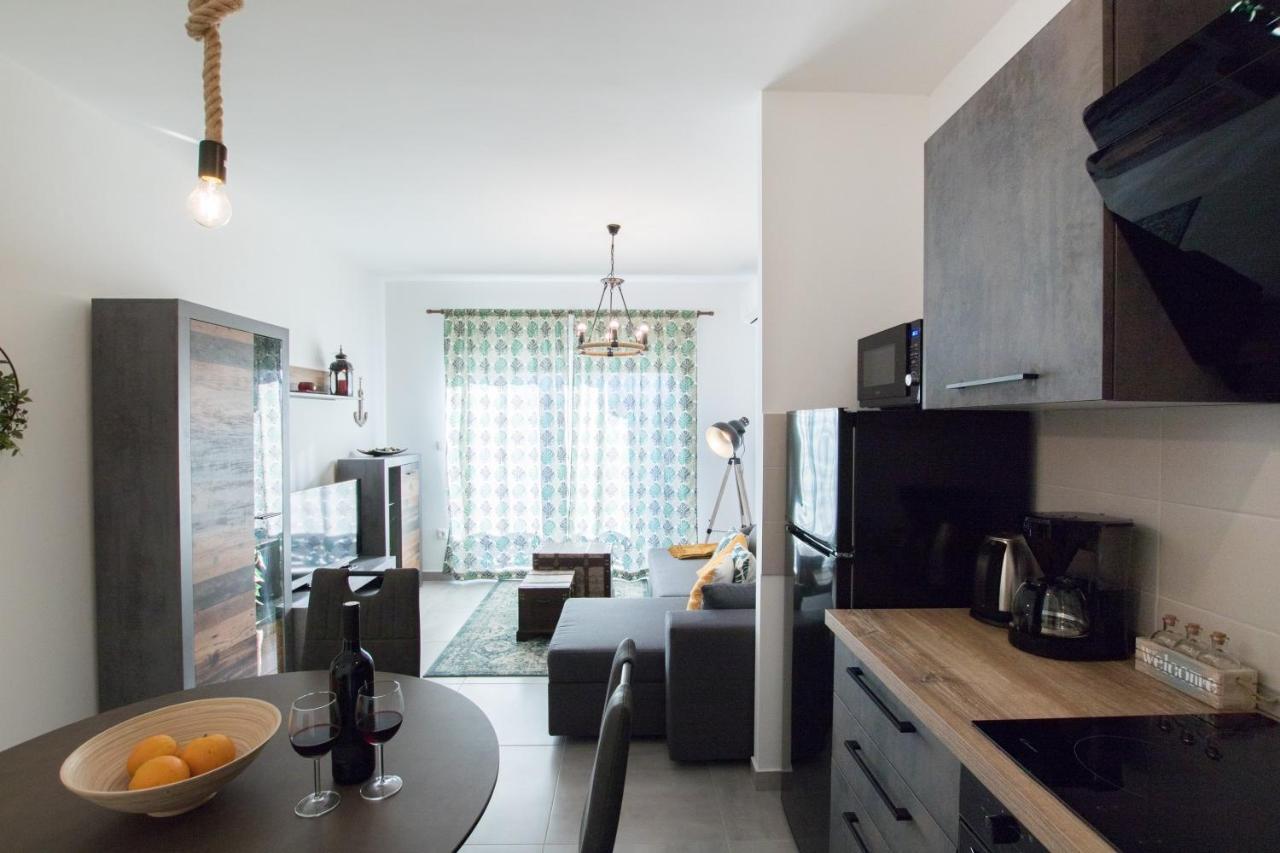 4 * Apartment Sunset Close To The Sea Kastela Exterior photo