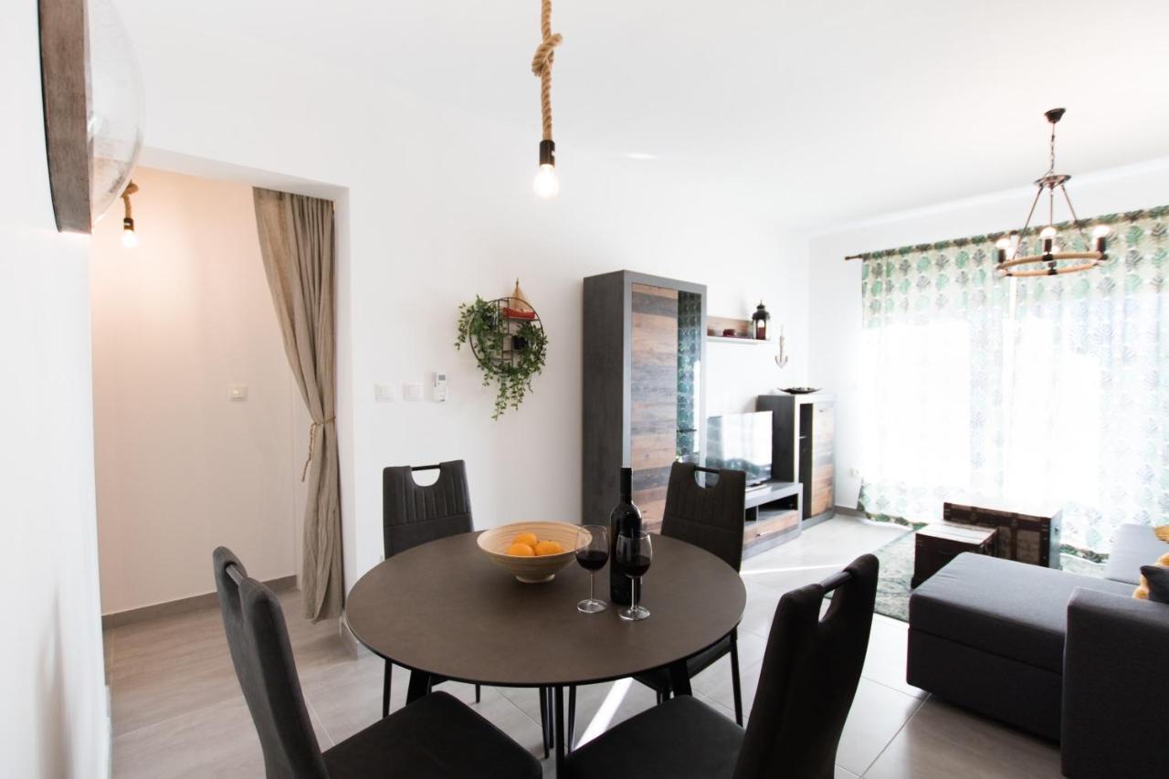 4 * Apartment Sunset Close To The Sea Kastela Exterior photo